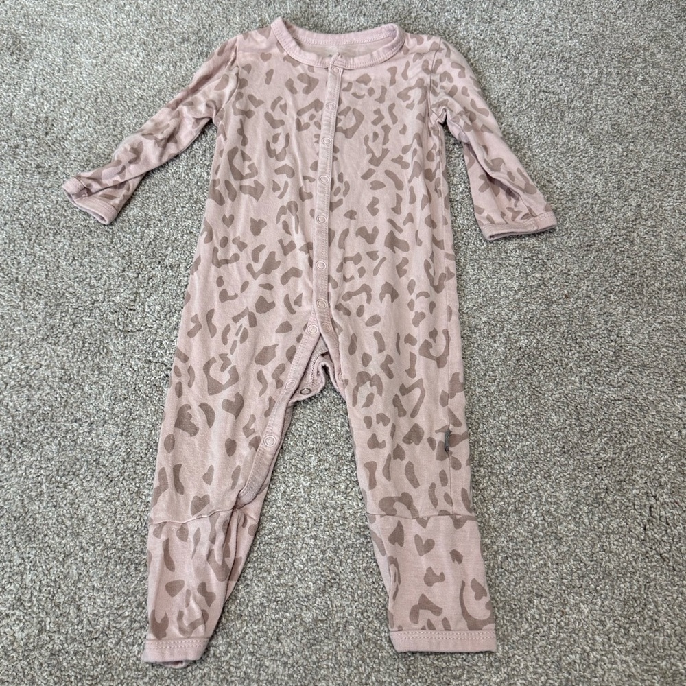Kyte BABY Blush Leopard Print Snap Romper 3-6 Months